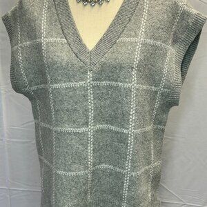 A New Day Grey White Oversized Sweater Vest Size Medium New With Tags